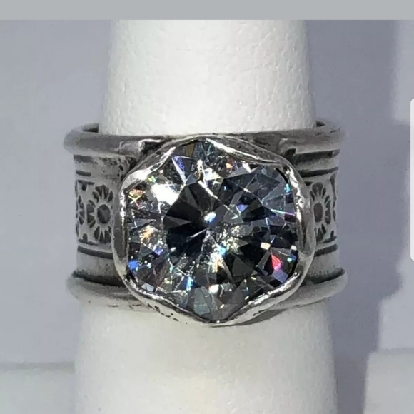 Auth Discontinued Silpada Queen For The Day Ring - Picture 5 of 6